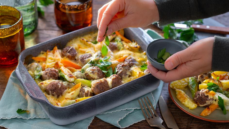 Spargel Auflauf mit Hackfleisch Bällchen